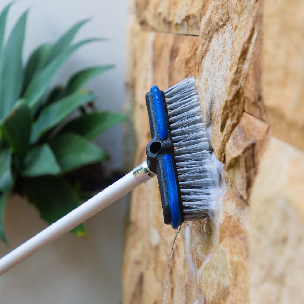 https://klevarange.com.au/cdn/shop/products/Gutter-Cleaner-close-up-side-view-of-brush-to-clean-dirt-grime-and-grease-on-walls.jpg?v=1664342652