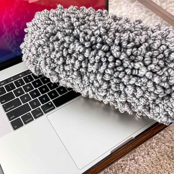 Extendable, Chenille Duster With Dense Woolly Fingers To Collect & Trap All Dust! Cleaning Kleva Range - Everyday Innovations   