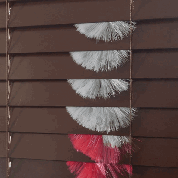 Kleva Miracle Magnetic Duster® Attracts Dust Like A Magnet! Also Bend Cleaning Kleva Range   